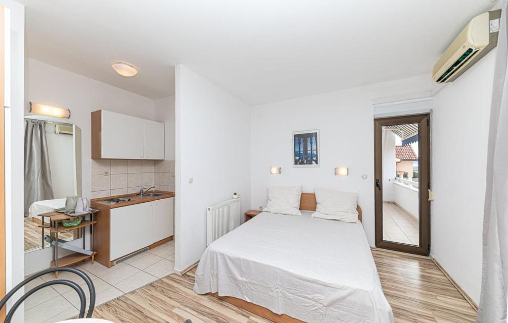Apartments Ruza Каштела Экстерьер фото